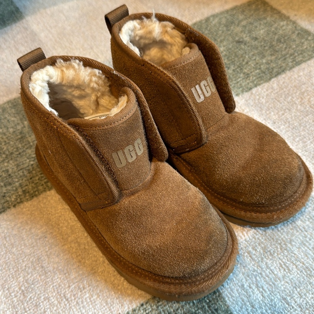 Authentic UGG boots for toddlers US 12 VGUC
